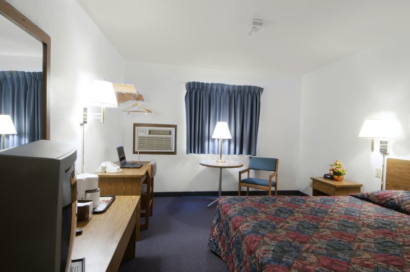 Americas Best Value Inn - Great Bend, KS