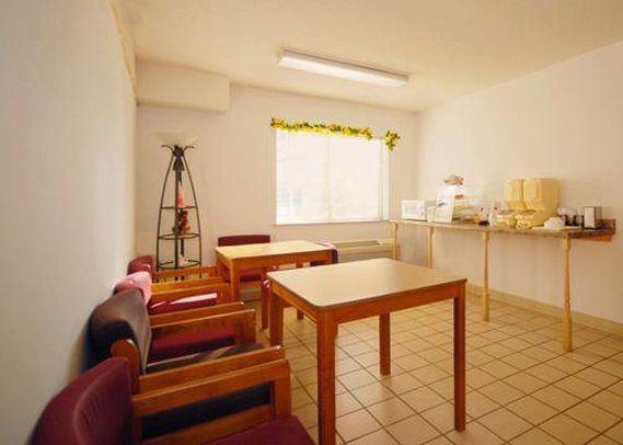 Budget Host Inn & Suites - Onamia, MN
