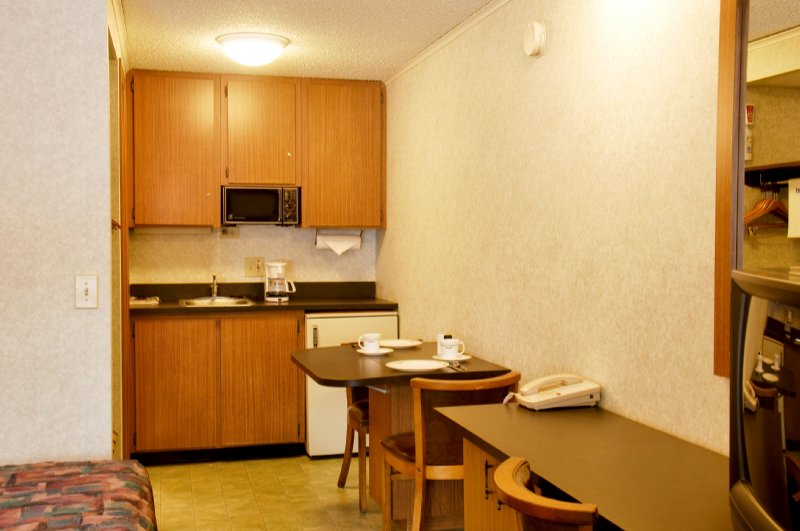 AMERICAS BEST VALUE INN - Covington, VA