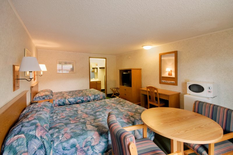 AMERICAS BEST VALUE INN - Covington, VA