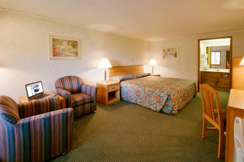 AMERICAS BEST VALUE INN - Covington, VA