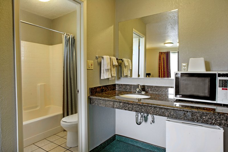 Americas Best Value Inn - Seaside, CA