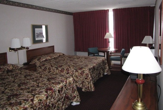 Hanford Inn & Suites - Urbana, IL