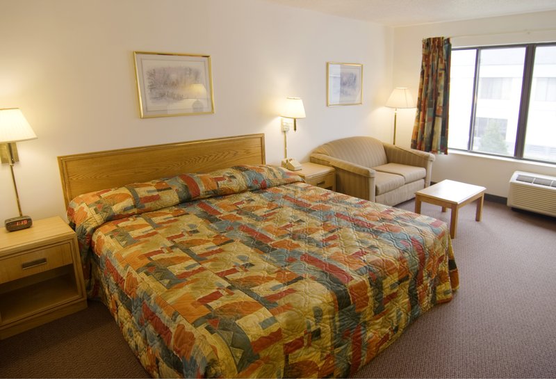 Americas Best Value Inn - Fort Atkinson, WI