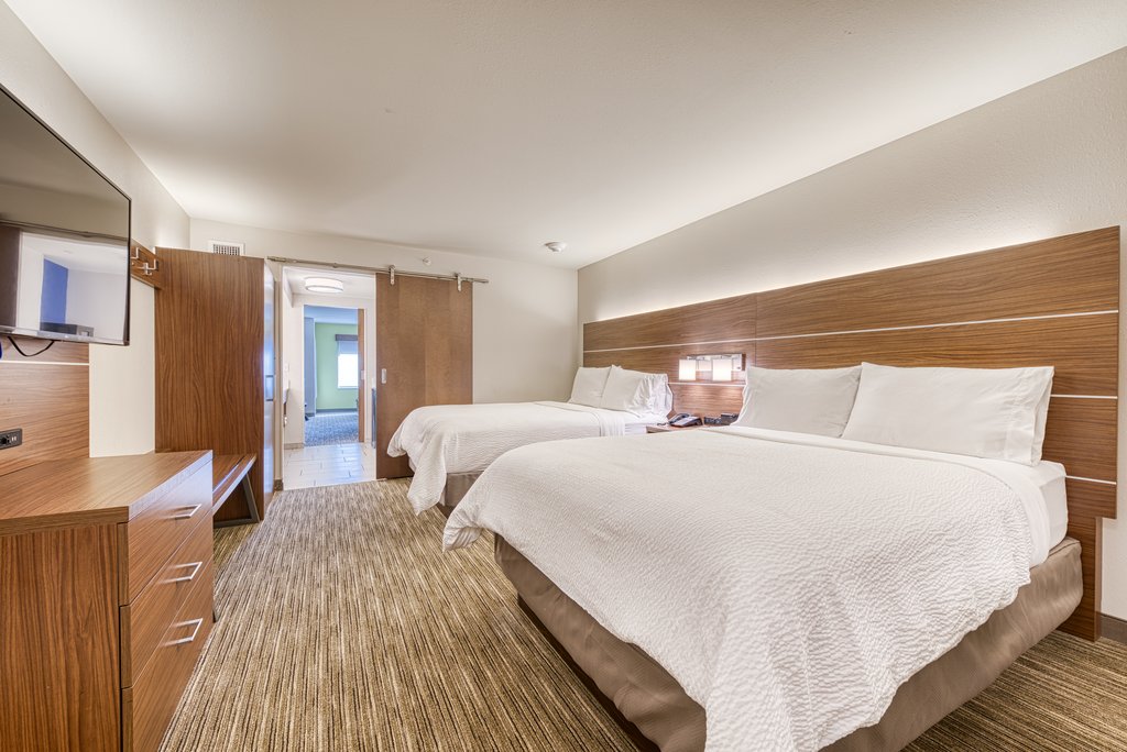 Holiday Inn Express & Suites MANITOU SPRINGS - Tap to explore photos