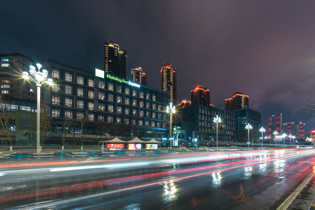 Holiday Inn Express CHONGQING NANBIN ROAD - Tap to explore photos