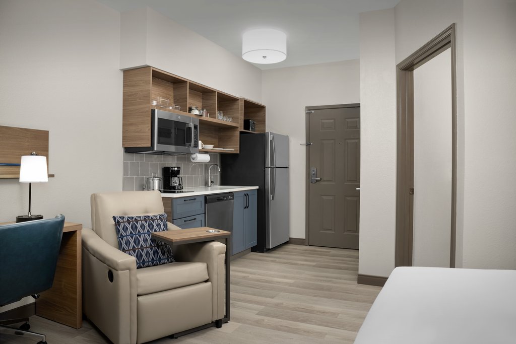 Candlewood Suites Alexandria - Fort Belvoir, an IHG Hotel - Tap to explore photos