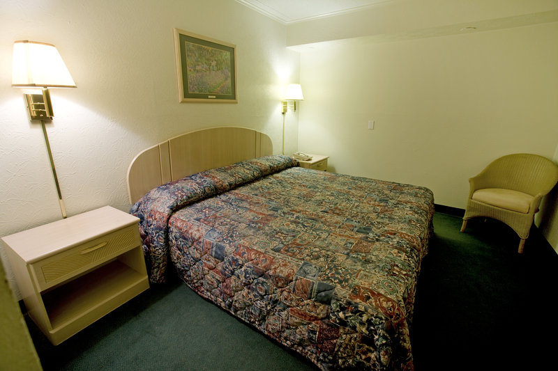 Americas Best Value Inn - Beeville, TX