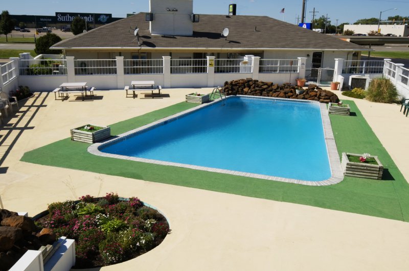 Americas Best Value Inn - Salina, KS