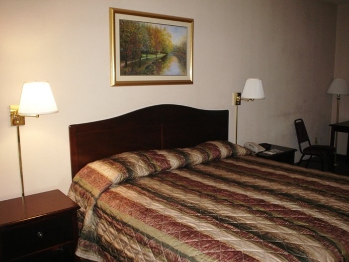 Signature Boutique Hotel - Kingstree, SC