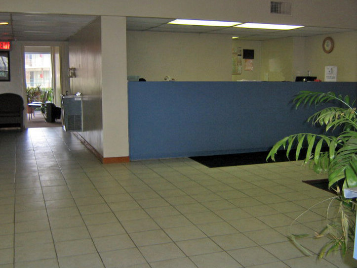 Americas Best Value Inn - Manhattan, KS