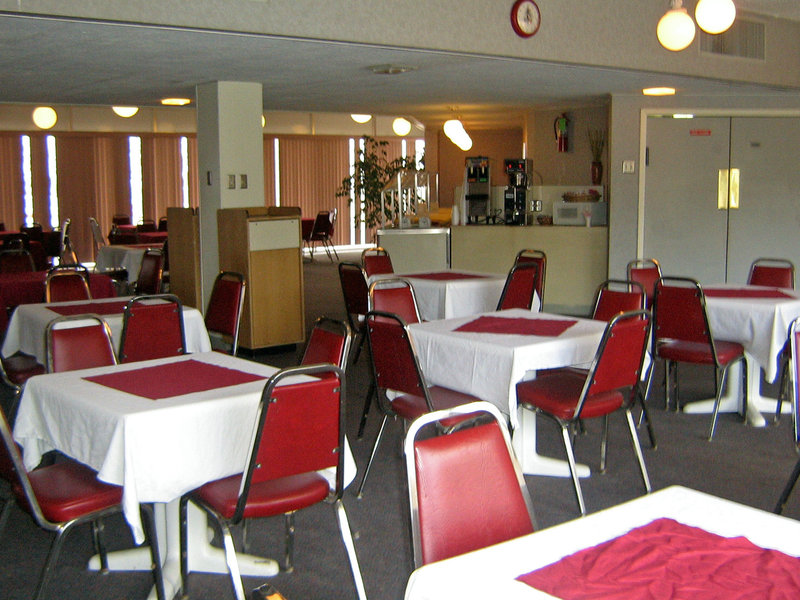 Americas Best Value Inn - Manhattan, KS
