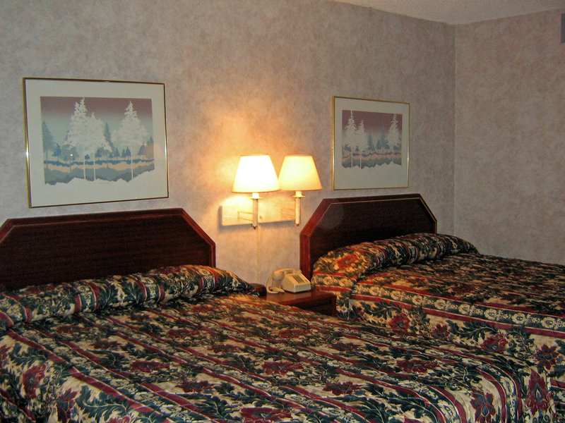 Americas Best Value Inn - Manhattan, KS