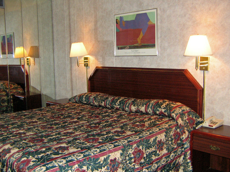 Americas Best Value Inn - Manhattan, KS