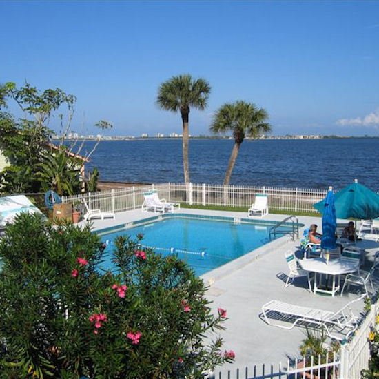 Caribbean Shores Hotel & Cttgs - Jensen Beach, FL