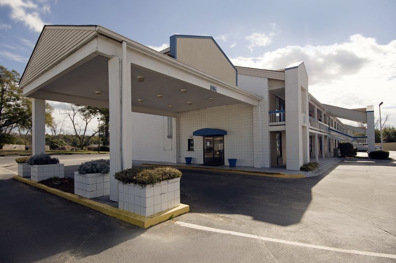 Americas Best Value Inn - Albany, GA