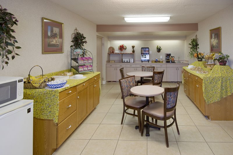 Americas Best Value Inn - Albany, GA