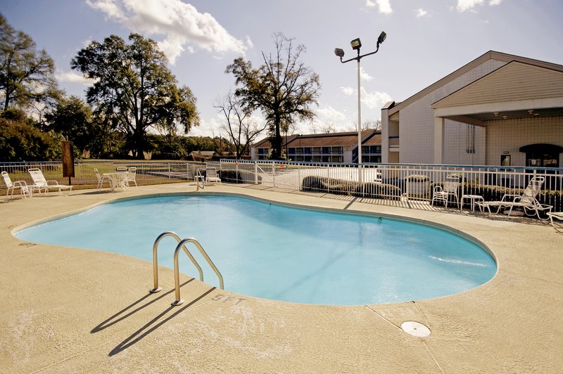 Americas Best Value Inn - Albany, GA