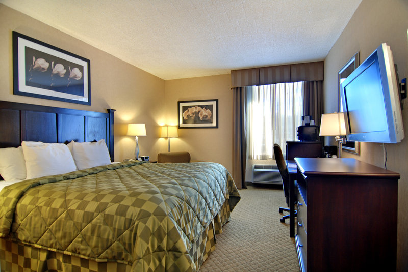 Comfort Inn & Suites Paramus - Paramus, NJ