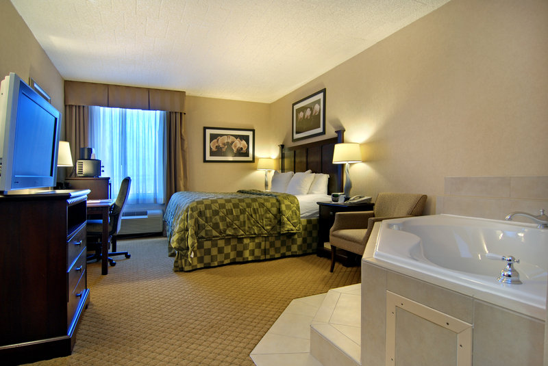 Comfort Inn & Suites Paramus - Paramus, NJ