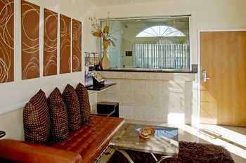Americas Best Value Inn Hollywood - Lobby