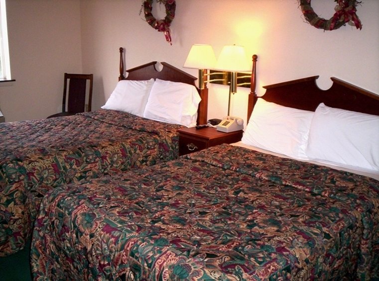 Western Inn - Hampton, GA