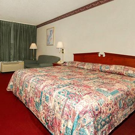 University Inn - Warrensburg, MO