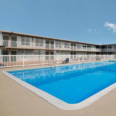 University Inn - Warrensburg, MO