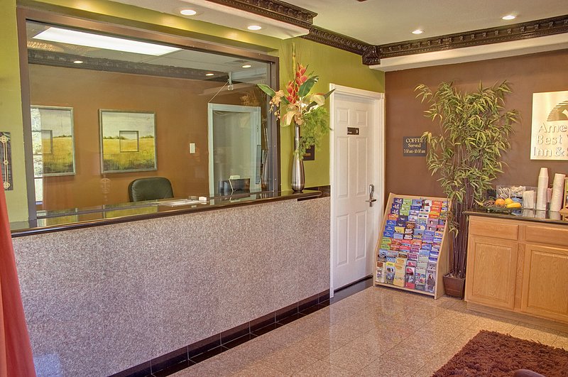 Americas Best Value Inn & Suites Granada Hills - Granada Hills, CA