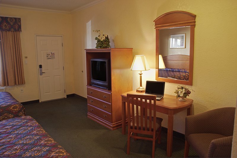 Americas Best Value Inn & Suites Granada Hills - Granada Hills, CA