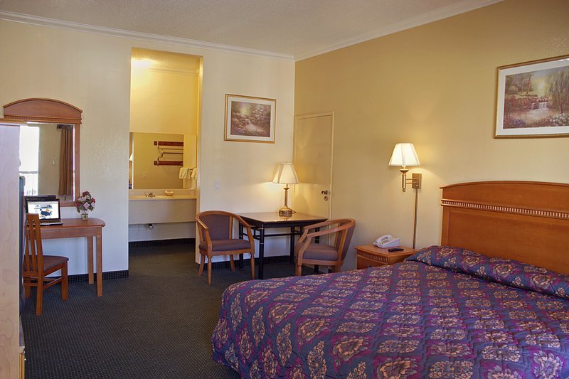 Americas Best Value Inn & Suites Granada Hills - Granada Hills, CA