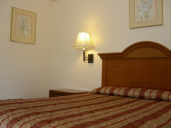 Paso Robles Wine Country Inn - Paso Robles, CA