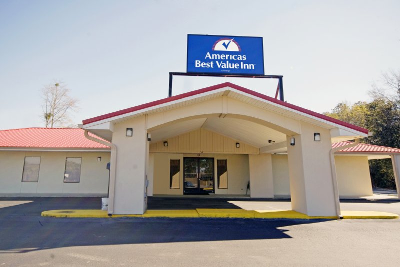 Americas Best Value Inn - Defuniak Springs, FL