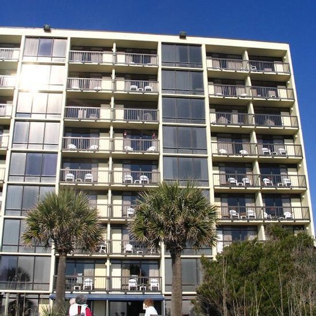 Schooner Beach & Racquet Club