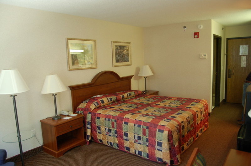 Country Hearth Inn - Lomira, WI