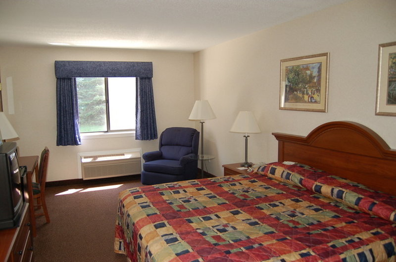 Country Hearth Inn - Lomira, WI