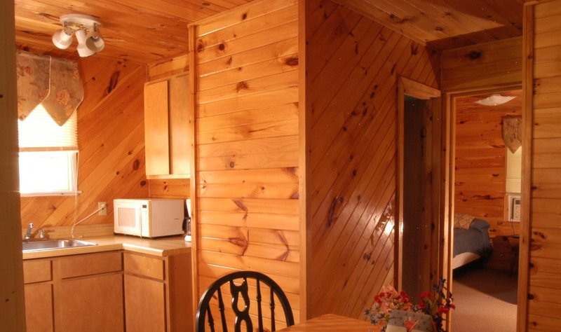 Valley Brook Inn and Cottages - Wurtsboro, NY