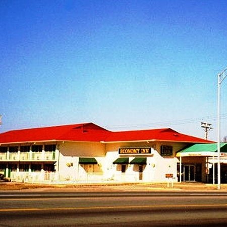 Economy Inn Conway - Conway, AR