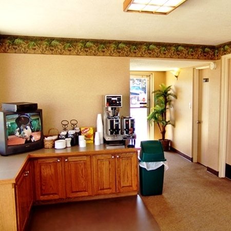Economy Inn Conway - Conway, AR