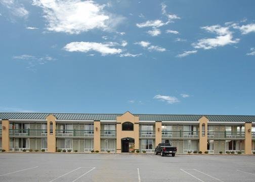Americourt Hotel