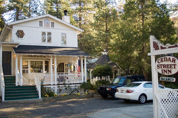 Cedar Street Inn & Spa - Idyllwild, CA