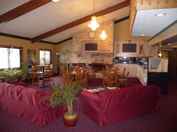 Americinn - Shawano, WI