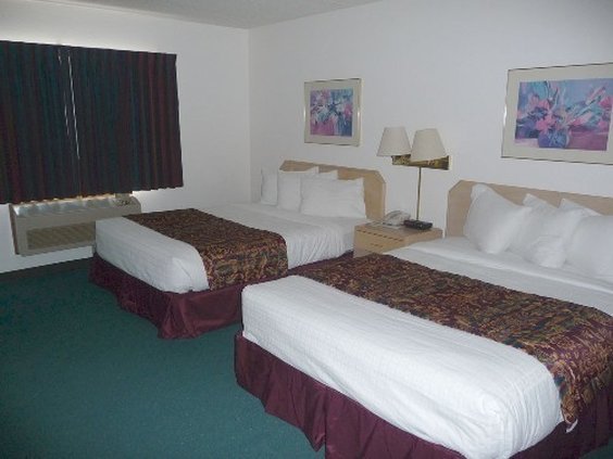 Americinn - Shawano, WI
