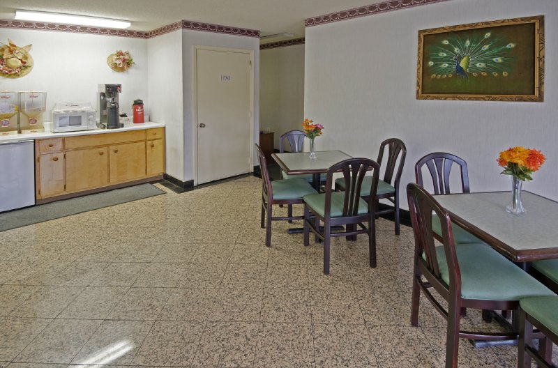 Americas Best Value Inn - Cairo, GA