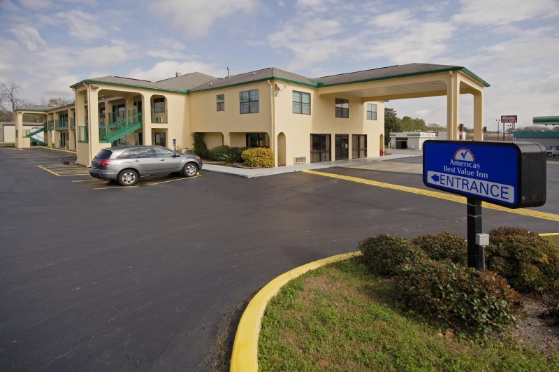 Americas Best Value Inn - Cairo, GA