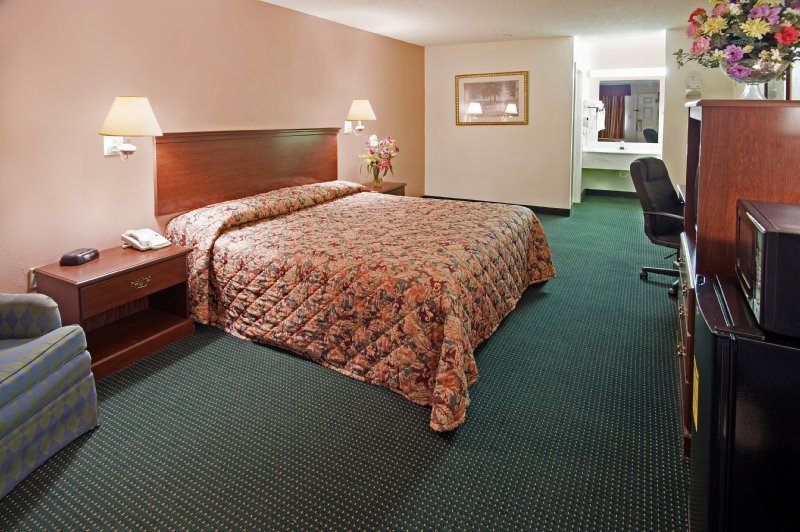 Americas Best Value Inn - Cairo, GA
