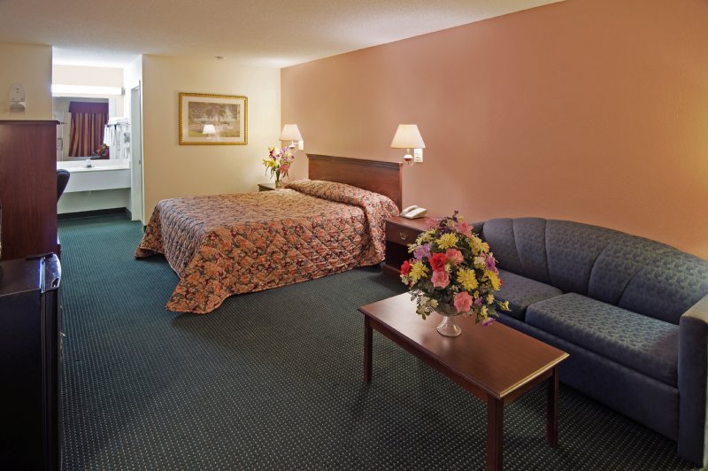 Americas Best Value Inn - Cairo, GA