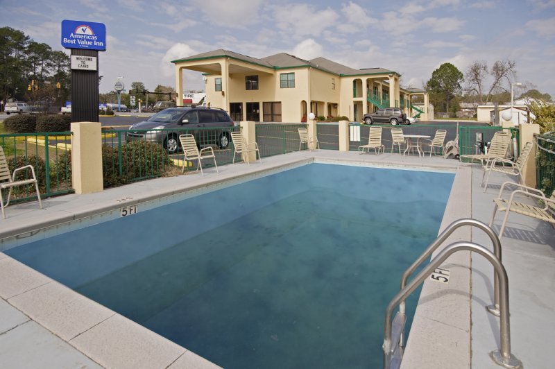 Americas Best Value Inn - Cairo, GA
