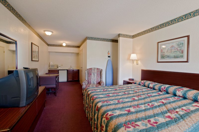 Americas Best Value Inn - Acworth, GA