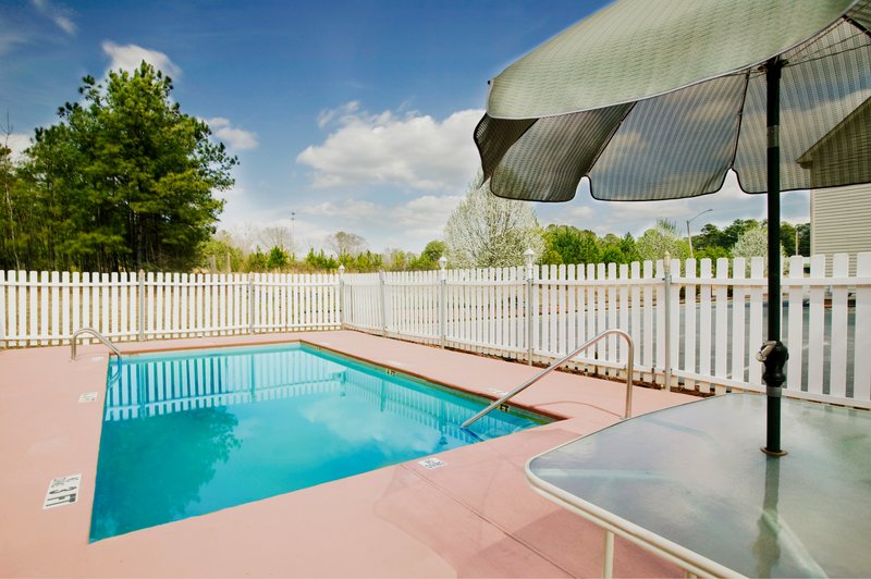 Americas Best Value Inn - Acworth, GA